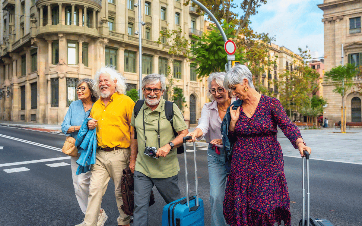 viatges en grup per a gent gran amb guia professional